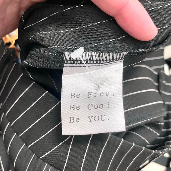 NWT VRG GRL V400302-8 Black Pinstripe Pants Size 8 Mob Wife Retro - Picture 10 of 11